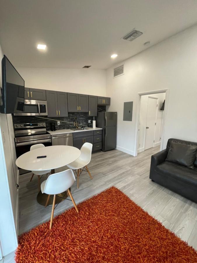 Modern Riverview Apartments 포트 로더데일 외부 사진