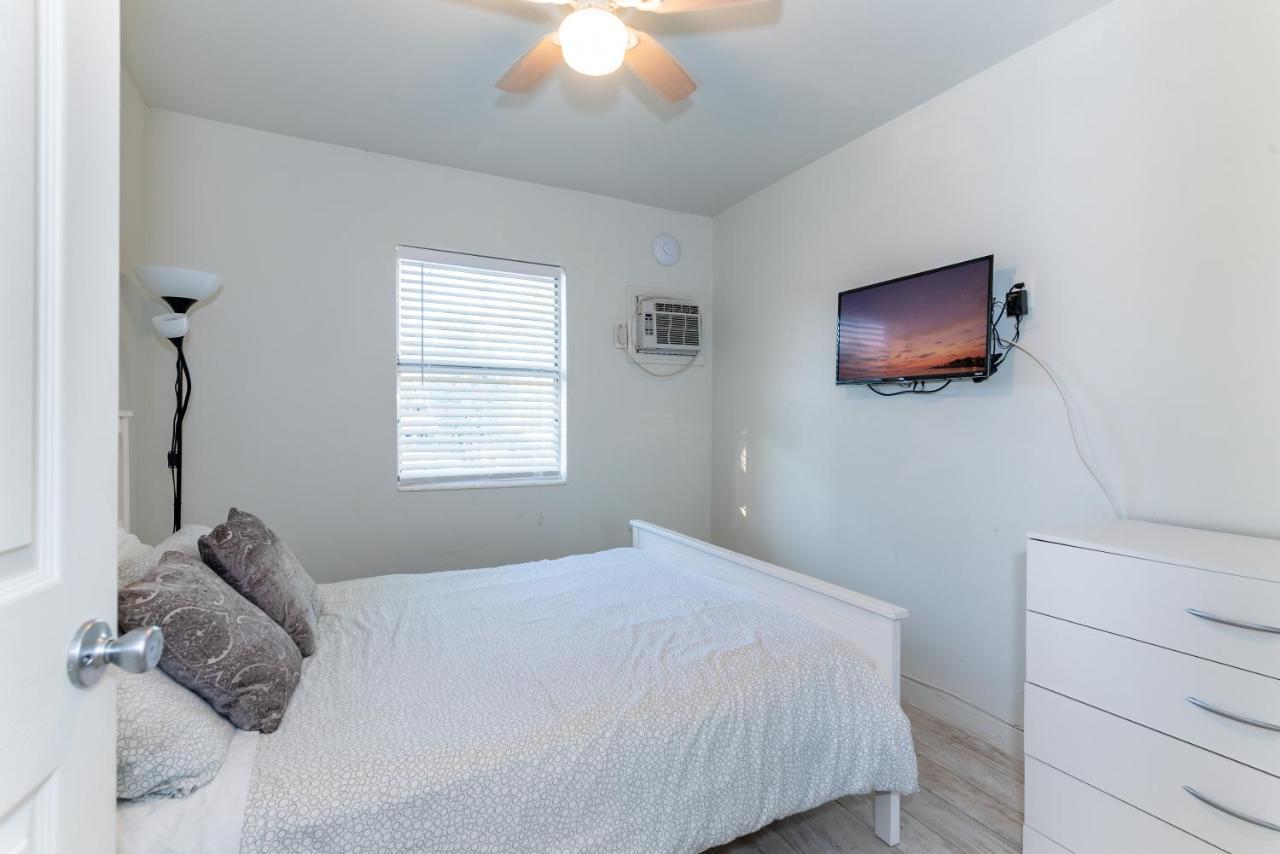 Modern Riverview Apartments 포트 로더데일 외부 사진