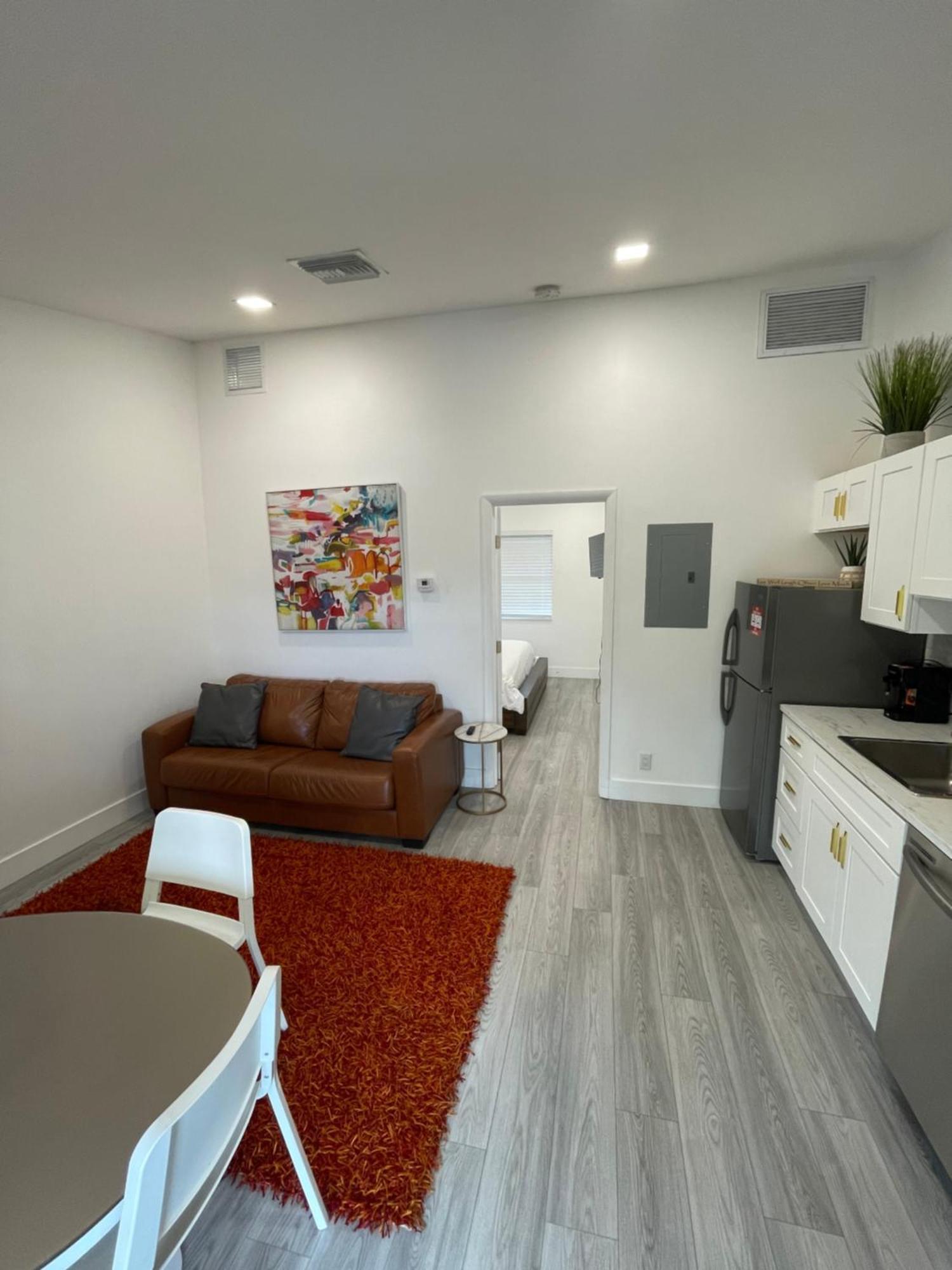 Modern Riverview Apartments 포트 로더데일 외부 사진